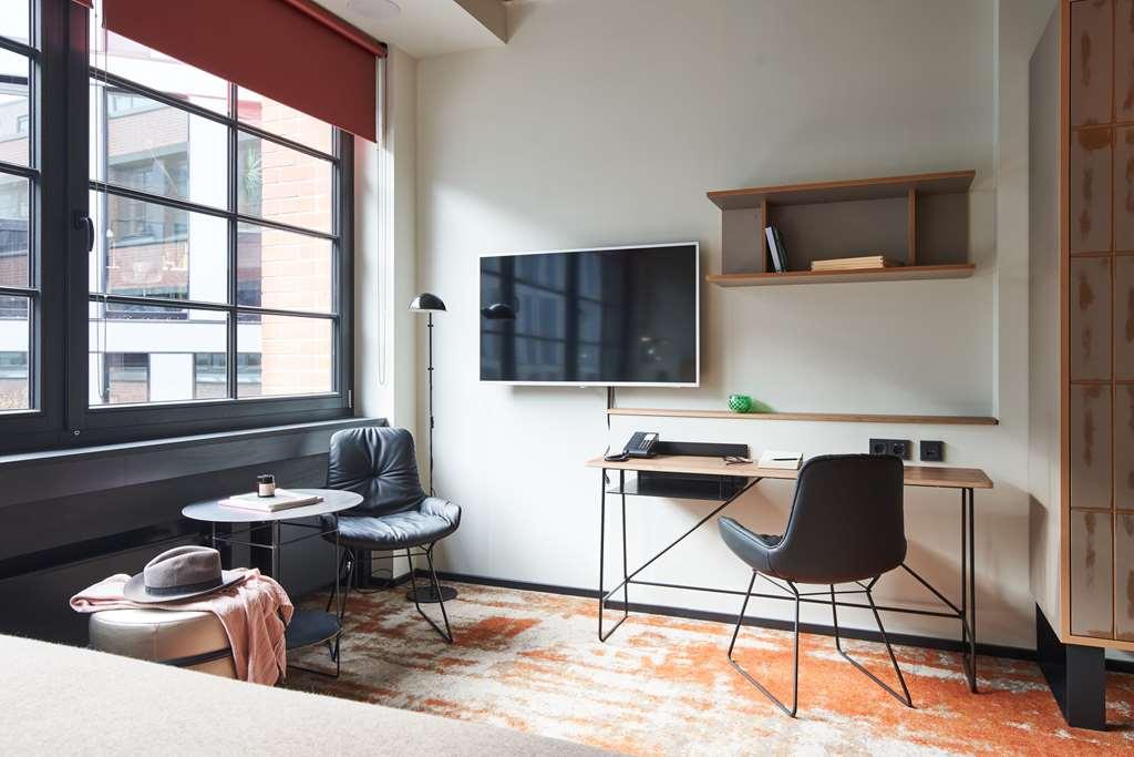 Hood House Hotell Hamburg-Harburg Rum bild